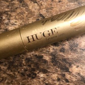 Stila Huge Extreme Lash